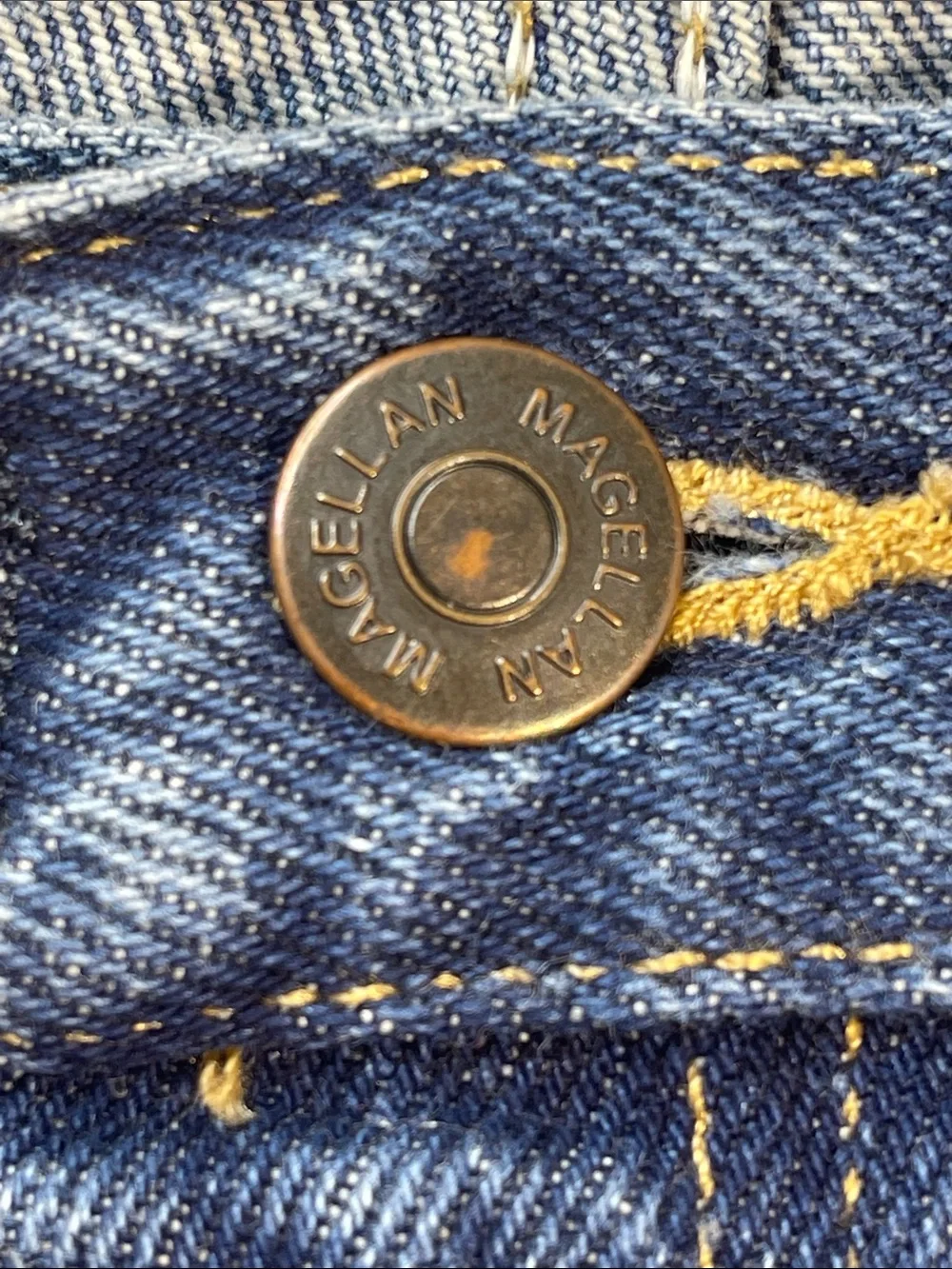 Magellan Outdoors Men's Blue DENIM  Straight-Leg Jeans SIZE 42/32
